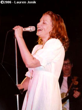 photo of Joan Osborne in Brooklyn, NY